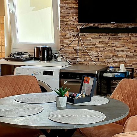 잘라카로쉬 Hillside Garden Apartman 아파트 외부 사진