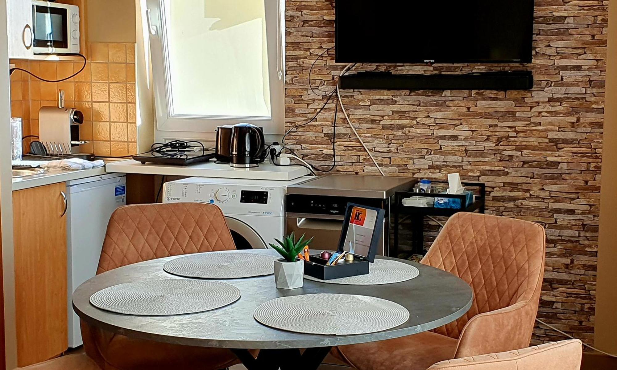 잘라카로쉬 Hillside Garden Apartman 아파트 외부 사진